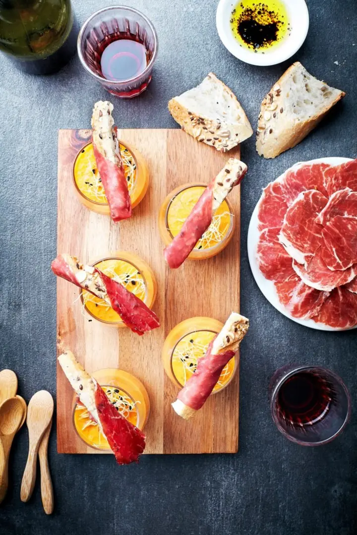 Apero-mousse-de-poivron-et-mouillette-pata-negra1-768x1152 Apero-mousse-de-poivron-et-mouillette-pata-negra1-768x1152